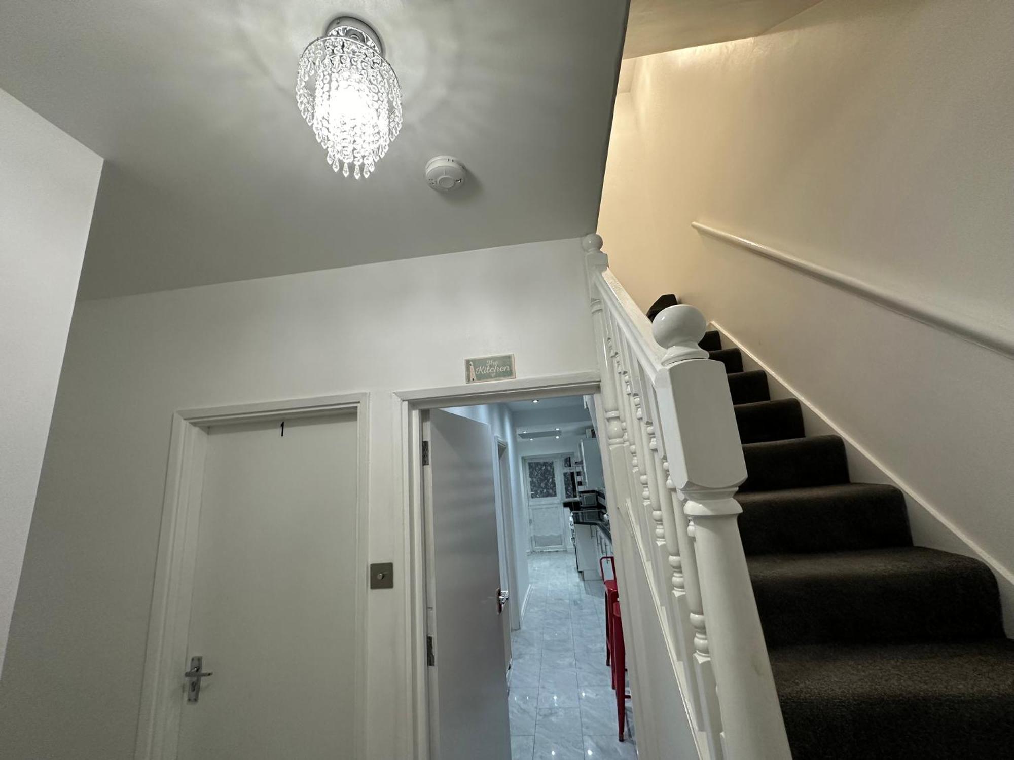 4Th Studio Flat With Private Own Bathroom A London Luxury Family Home Setup And Furnished With Double Bed Plus A Double Futon-Sofa Bed A Single Futon Bed A Baby Cot And Garden And Free Parking מראה חיצוני תמונה