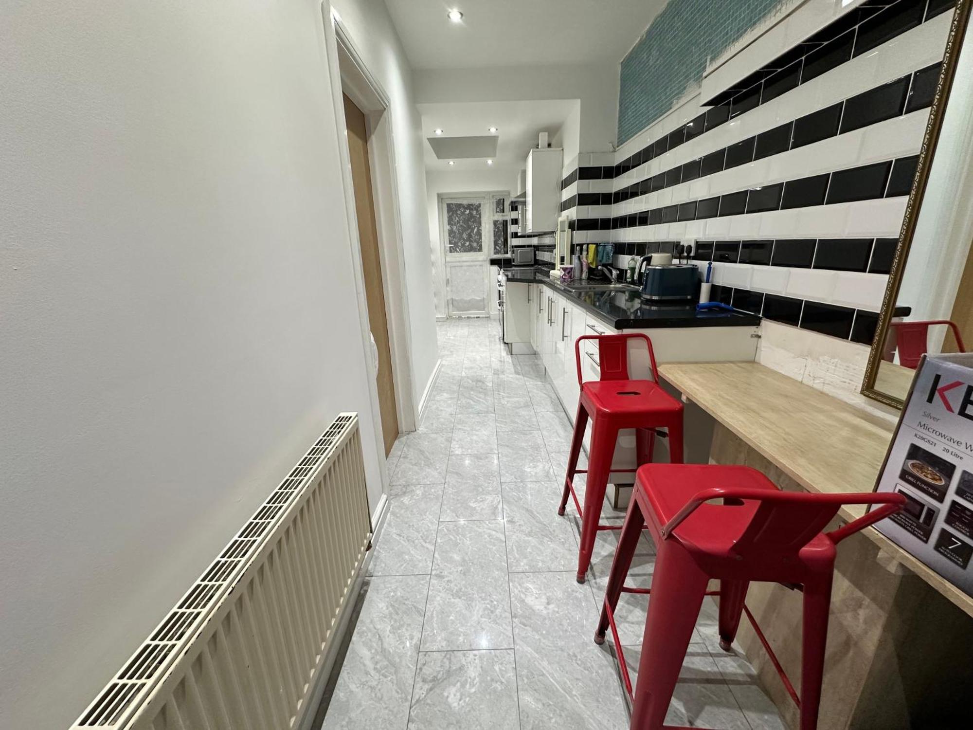 4Th Studio Flat With Private Own Bathroom A London Luxury Family Home Setup And Furnished With Double Bed Plus A Double Futon-Sofa Bed A Single Futon Bed A Baby Cot And Garden And Free Parking מראה חיצוני תמונה